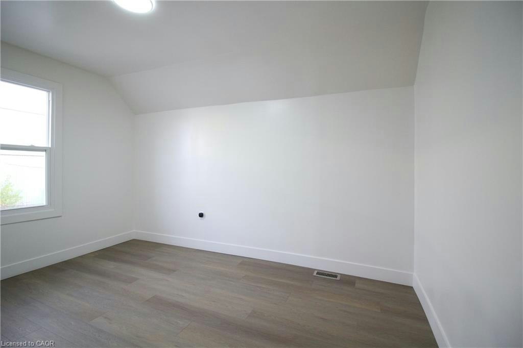B-313 Wentworth Street N, Hamilton, ON, L8L 5V9 - 6