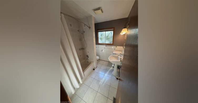 Upper Level-10 Cardill Crescent, Waterloo, ON, N2L 3Y6 - 9