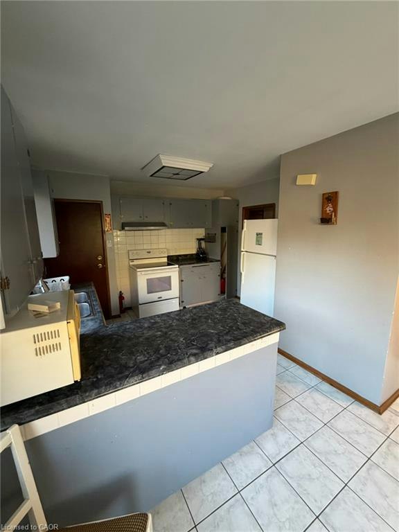 Upper Level-10 Cardill Crescent, Waterloo, ON, N2L 3Y6 - 5