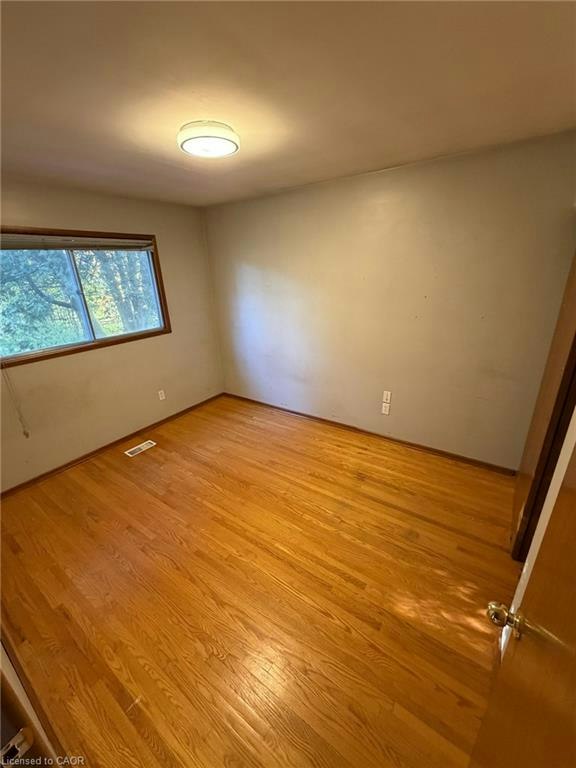 Upper Level-10 Cardill Crescent, Waterloo, ON, N2L 3Y6 - 8