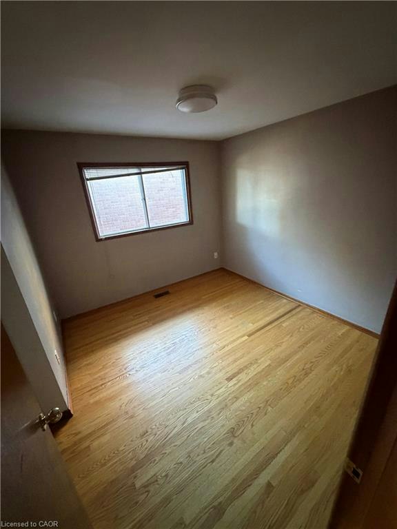 Upper Level-10 Cardill Crescent, Waterloo, ON, N2L 3Y6 - 7