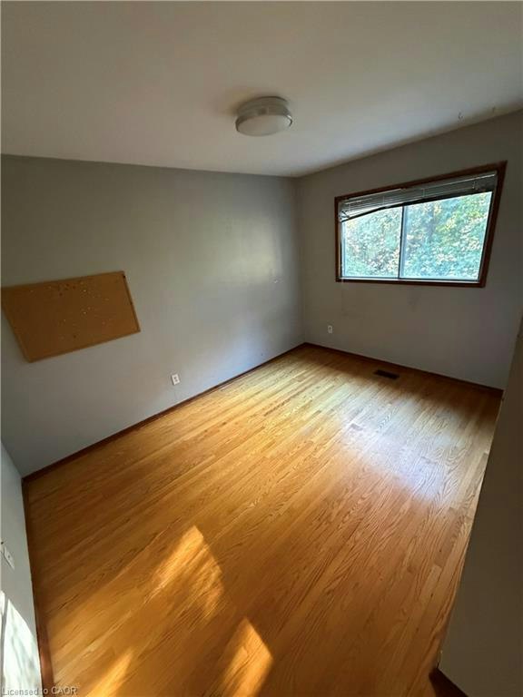 Upper Level-10 Cardill Crescent, Waterloo, ON, N2L 3Y6 - 10