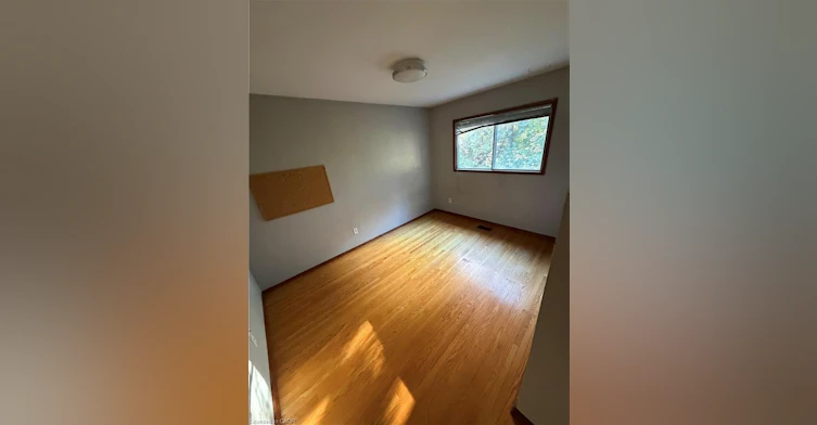 Upper Level-10 Cardill Crescent, Waterloo, ON, N2L 3Y6 - 10