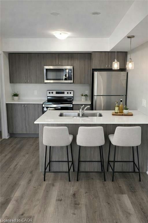 B5-1331 Countrystone Drive, Kitchener, ON, N2N 3R9 - 3