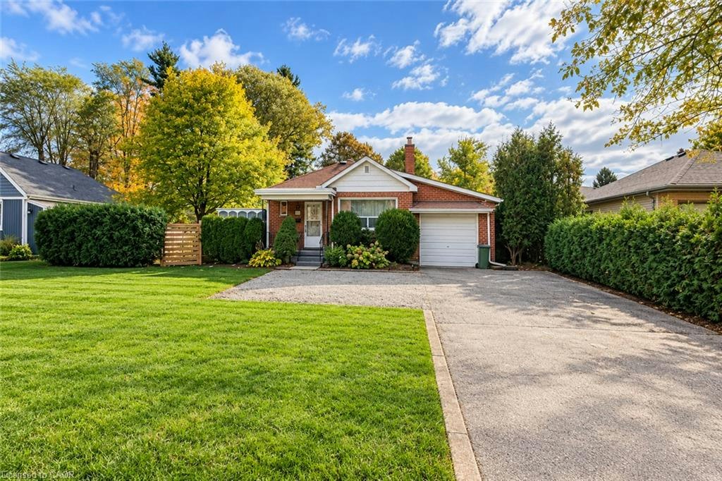82 Wilson Street E, Hamilton, ON, L9G 2B5