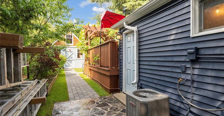 16 Lochearne Street, Hamilton, ON, L8R 1V8 - 40