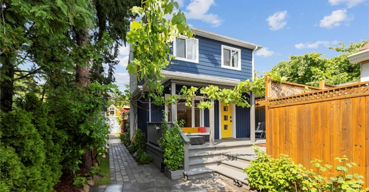 16 Lochearne Street, Hamilton, ON, L8R 1V8