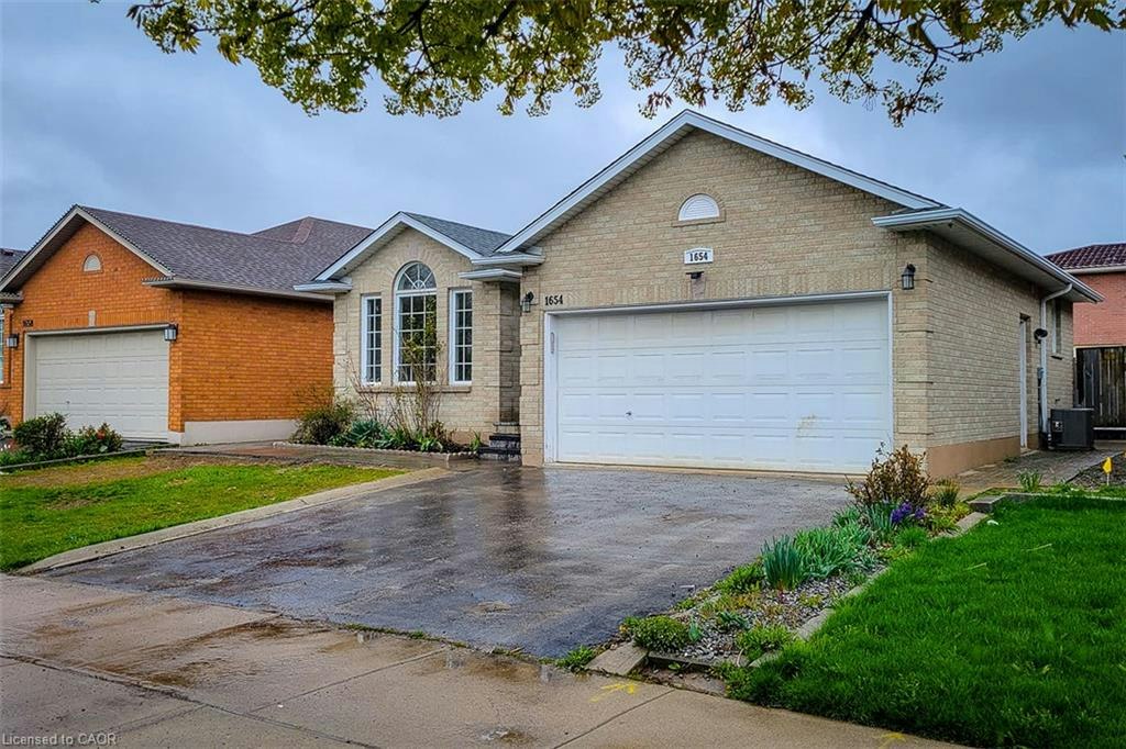 LOWER LEVEL-1654 Upper Wellington Street, Hamilton, ON, L9B 2C2 - 2