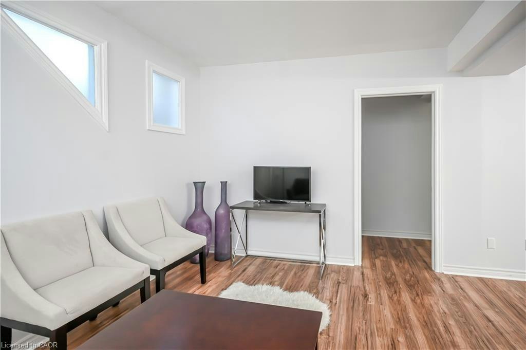 Lower-296 Winterberry Drive, Hamilton, ON, L8J 2N5 - 11