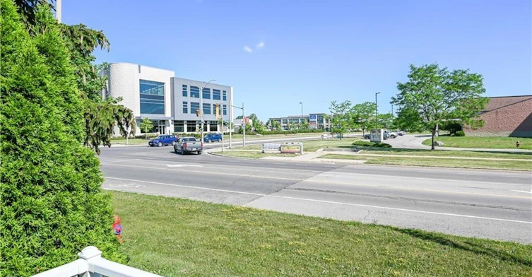 Lower-296 Winterberry Drive, Hamilton, ON, L8J 2N5 - 4