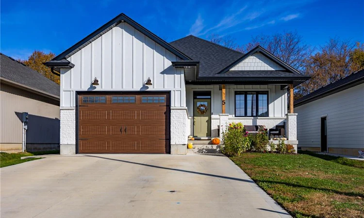 5 Macneil Court