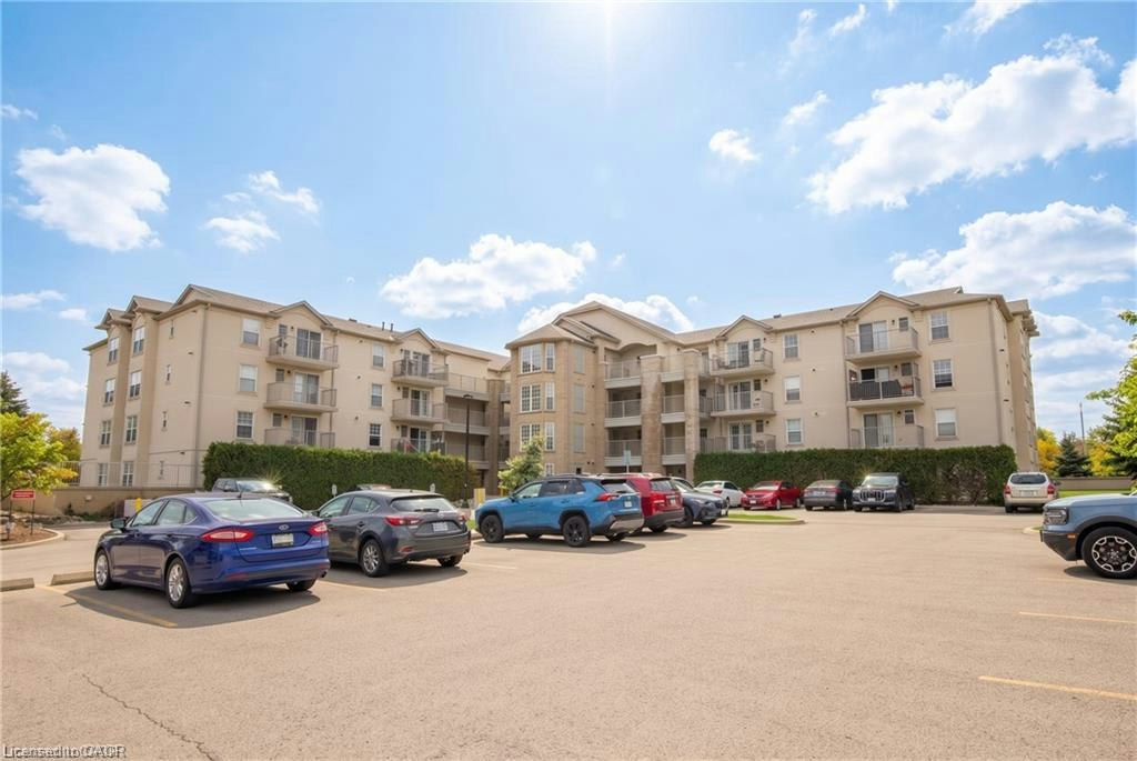 207-1480 Bishops Gate, Oakville, ON, L6M 4N4