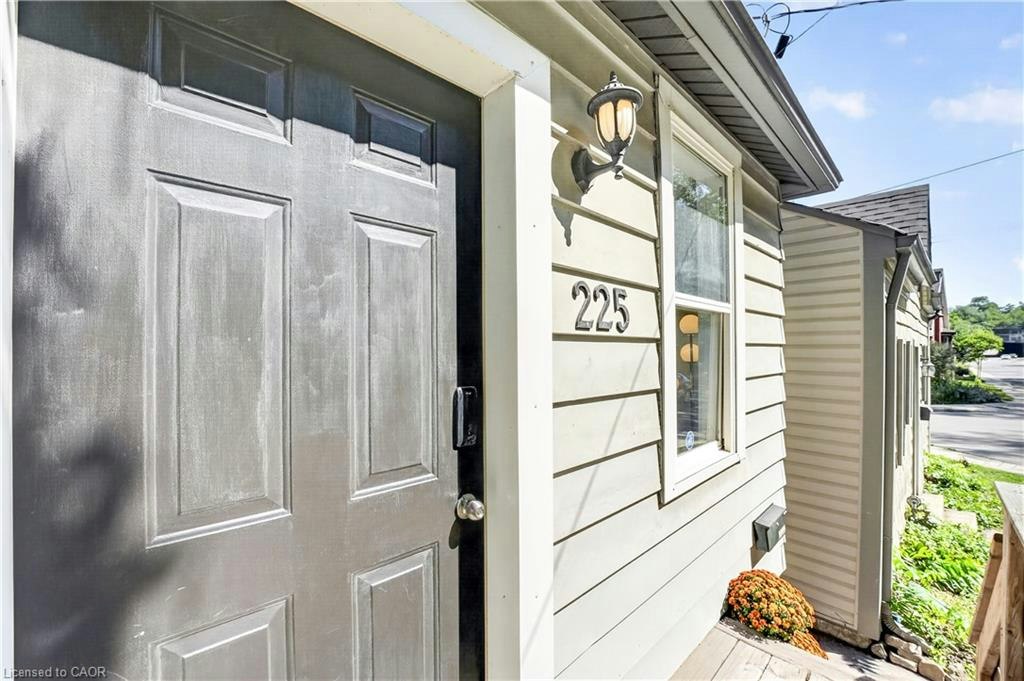 225 Charlton Avenue E, Hamilton, ON, L8N 1Z2