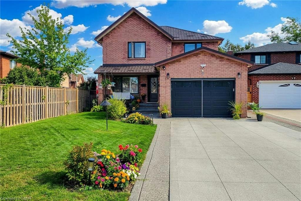 9 Cedarlawn Court, Hamilton, ON, L9C 7J9