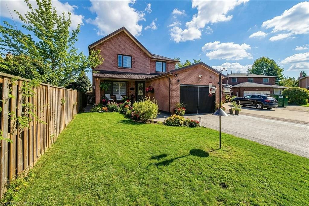 9 Cedarlawn Court, Hamilton, ON, L9C 7J9 - 3