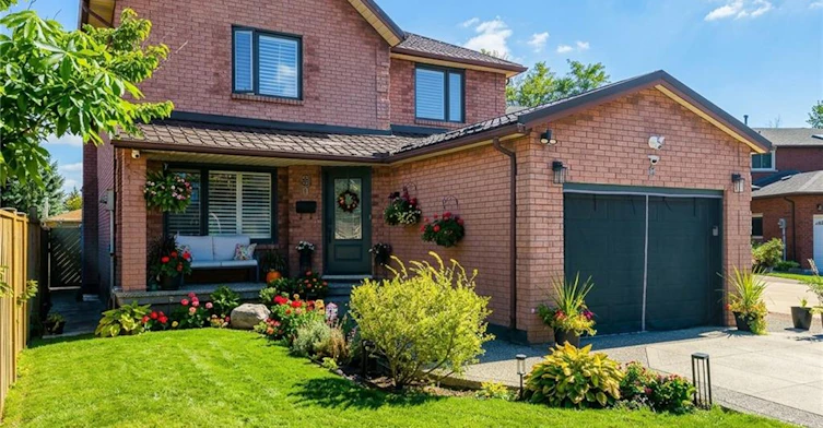 9 Cedarlawn Court, Hamilton, ON, L9C 7J9 - 2