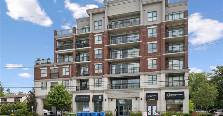 208-34 Plains Road E, Burlington, ON, L7T 0B9 - 2