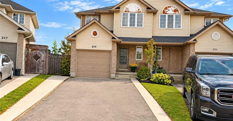 Main-219 Britton Place, Kitchener, ON, N2C 2T3