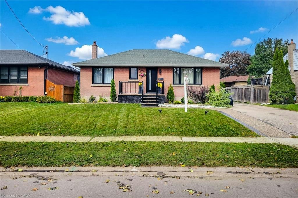 8 Albemarle Street, Brantford, ON, N3S 4N2