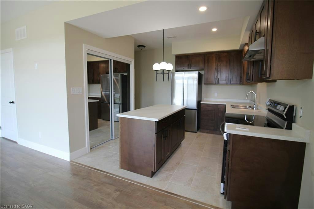 3-1395 Bleams Road, Kitchener, ON, N2E 3X7 - 2