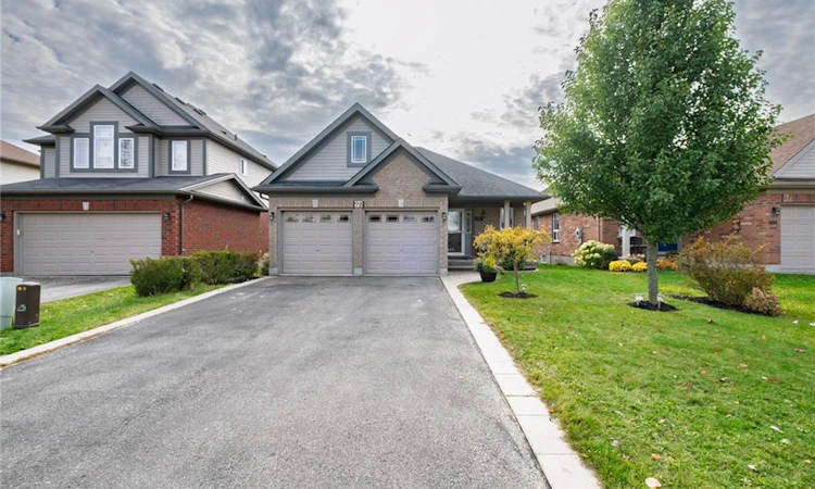 98 Sanders Crescent