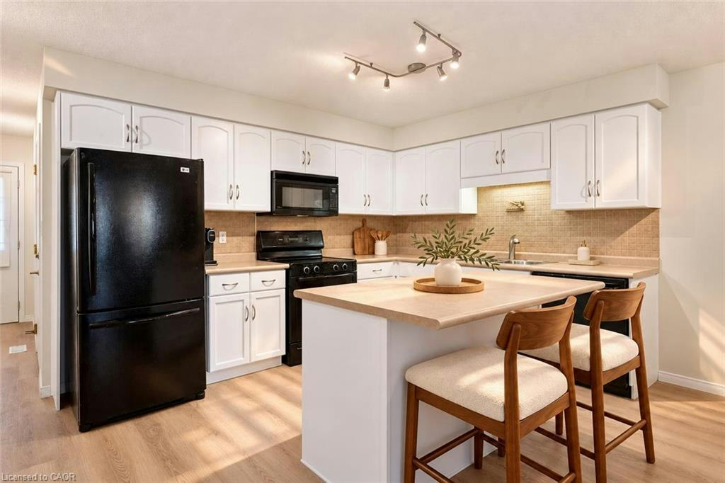 38-210 Dawn Avenue, Guelph, ON, N1G 5L5