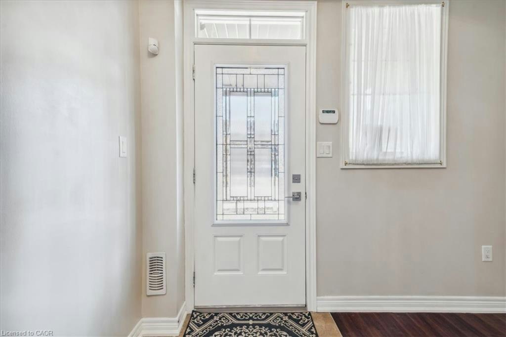 209 Westbank Trail, Hamilton, ON, L8J 0H4 - 5