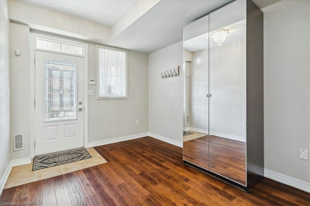 209 Westbank Trail, Hamilton, ON, L8J 0H4 - 7