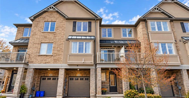 209 Westbank Trail, Hamilton, ON, L8J 0H4