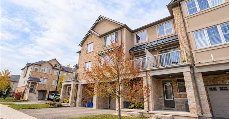 209 Westbank Trail, Hamilton, ON, L8J 0H4 - 3