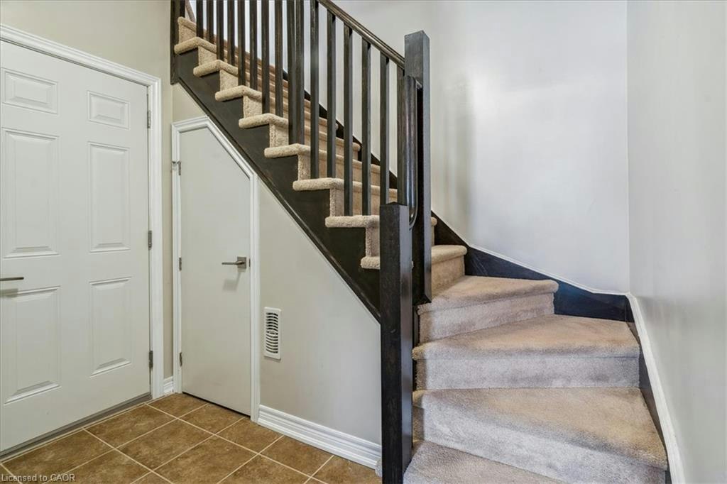 209 Westbank Trail, Hamilton, ON, L8J 0H4 - 9