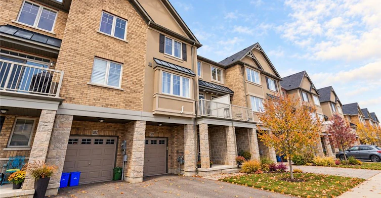 209 Westbank Trail, Hamilton, ON, L8J 0H4 - 2