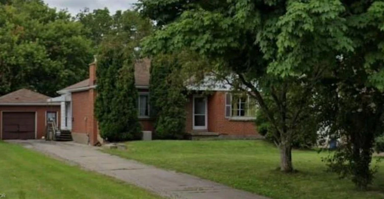 33 Stone Church Road W, Hamilton, ON, L9B 1A1