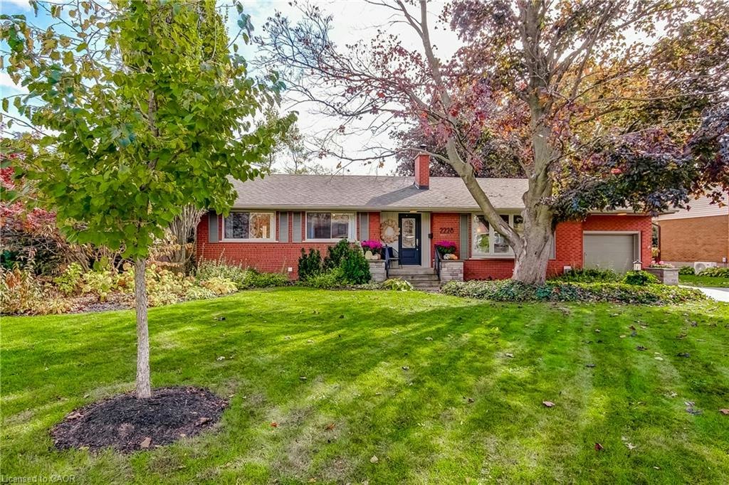 2228 Clarendon Park Drive, Burlington, ON, L7R 1X1