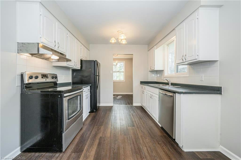 UPPER-328 Breezewood Crescent, Waterloo, ON, N2L 5K5 - 15