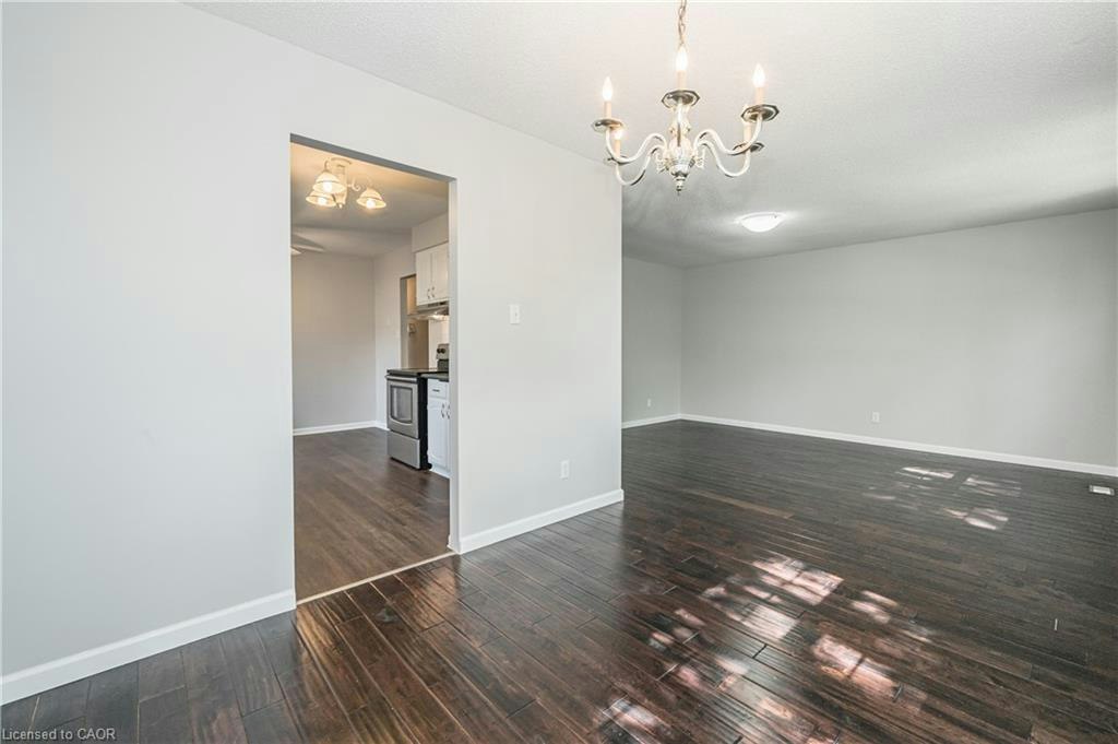 UPPER-328 Breezewood Crescent, Waterloo, ON, N2L 5K5 - 12