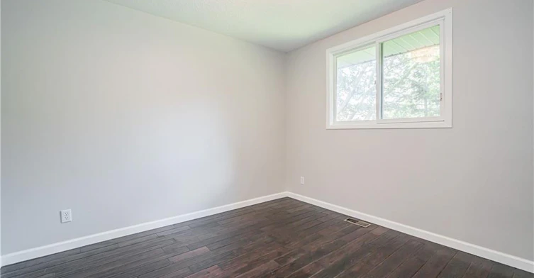 UPPER-328 Breezewood Crescent, Waterloo, ON, N2L 5K5 - 21