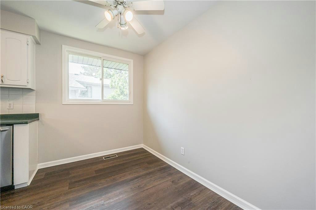 UPPER-328 Breezewood Crescent, Waterloo, ON, N2L 5K5 - 13