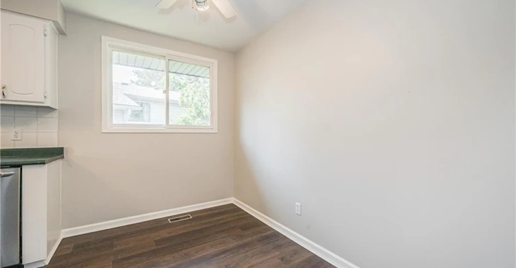 UPPER-328 Breezewood Crescent, Waterloo, ON, N2L 5K5 - 13