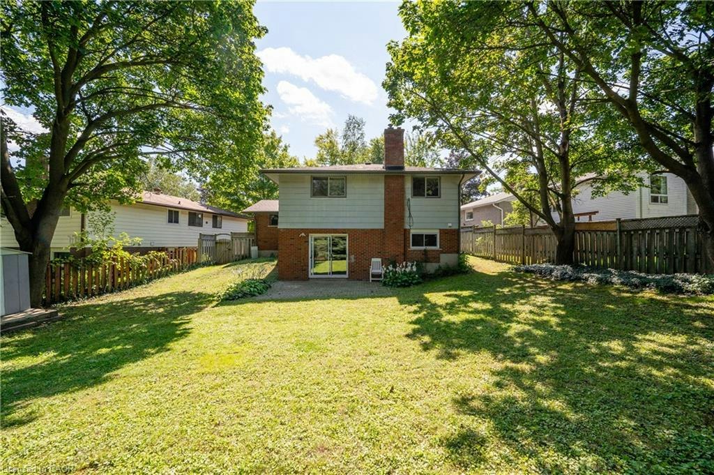 UPPER-328 Breezewood Crescent, Waterloo, ON, N2L 5K5 - 31