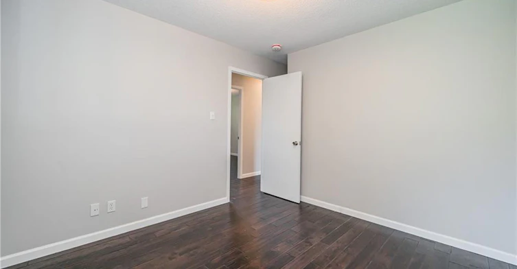 UPPER-328 Breezewood Crescent, Waterloo, ON, N2L 5K5 - 22