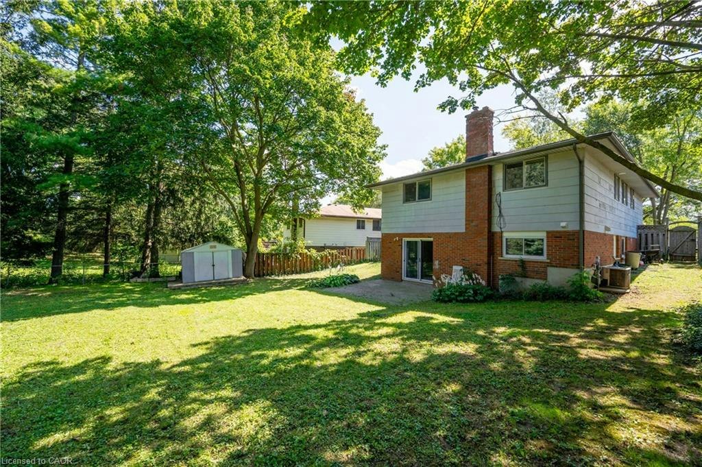 UPPER-328 Breezewood Crescent, Waterloo, ON, N2L 5K5 - 29