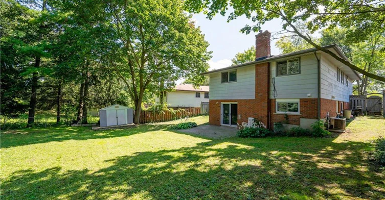 UPPER-328 Breezewood Crescent, Waterloo, ON, N2L 5K5 - 29