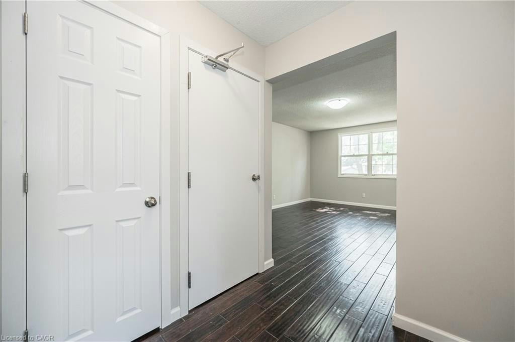 UPPER-328 Breezewood Crescent, Waterloo, ON, N2L 5K5 - 7