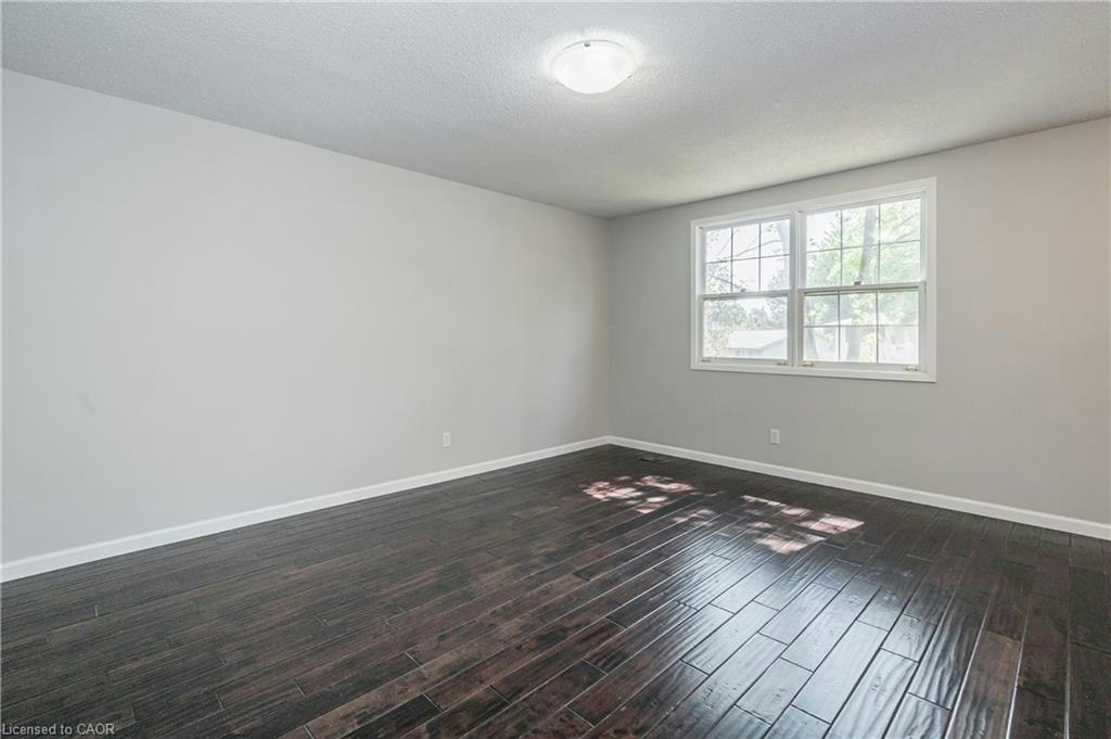 UPPER-328 Breezewood Crescent, Waterloo, ON, N2L 5K5 - 8