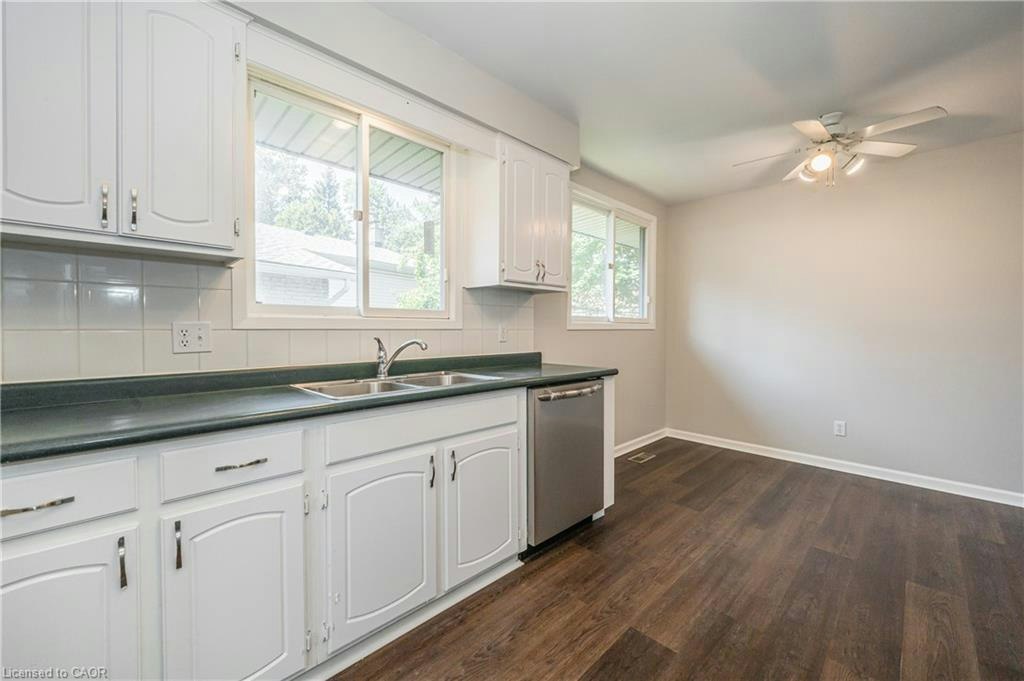 UPPER-328 Breezewood Crescent, Waterloo, ON, N2L 5K5 - 18