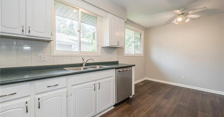 UPPER-328 Breezewood Crescent, Waterloo, ON, N2L 5K5 - 18