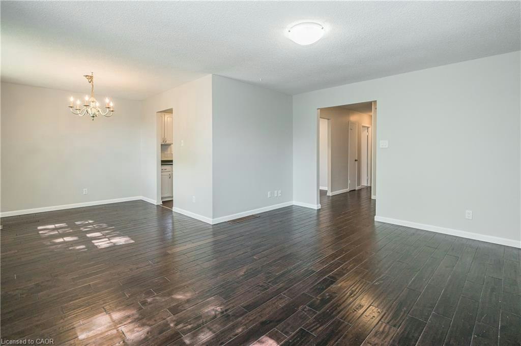 UPPER-328 Breezewood Crescent, Waterloo, ON, N2L 5K5 - 10