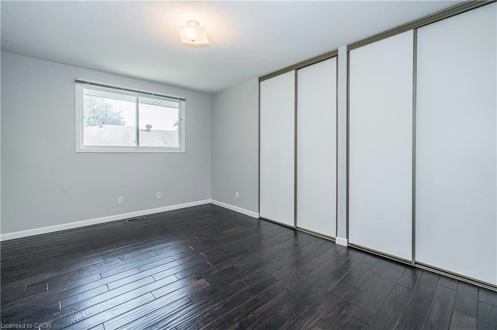UPPER-328 Breezewood Crescent, Waterloo, ON, N2L 5K5 - 19