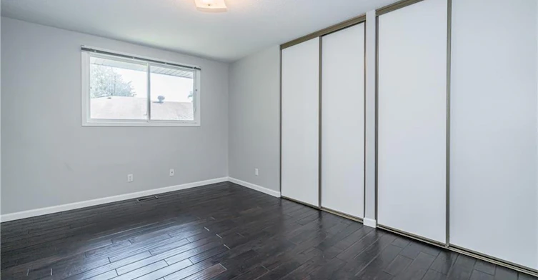 UPPER-328 Breezewood Crescent, Waterloo, ON, N2L 5K5 - 19